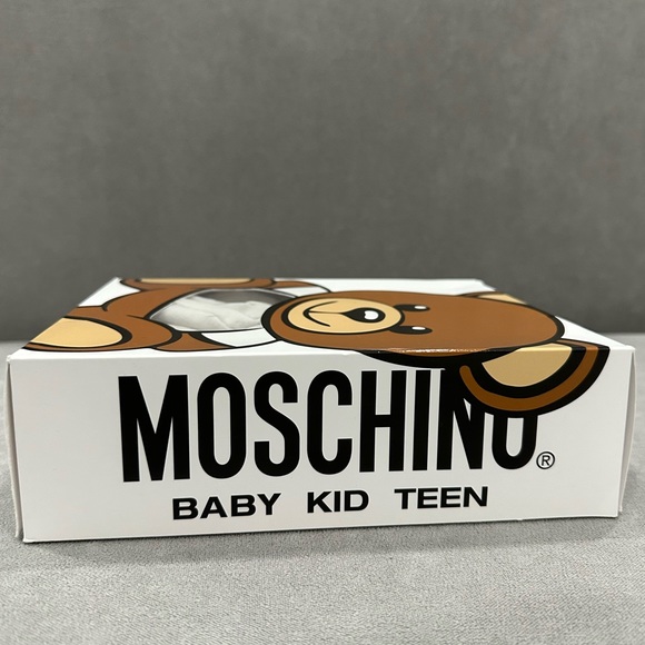 Moschino 2 piece onesie set - Picture 5 of 6